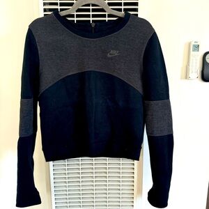 Nike Tech Fleece crop crew neck long sleeve shirt